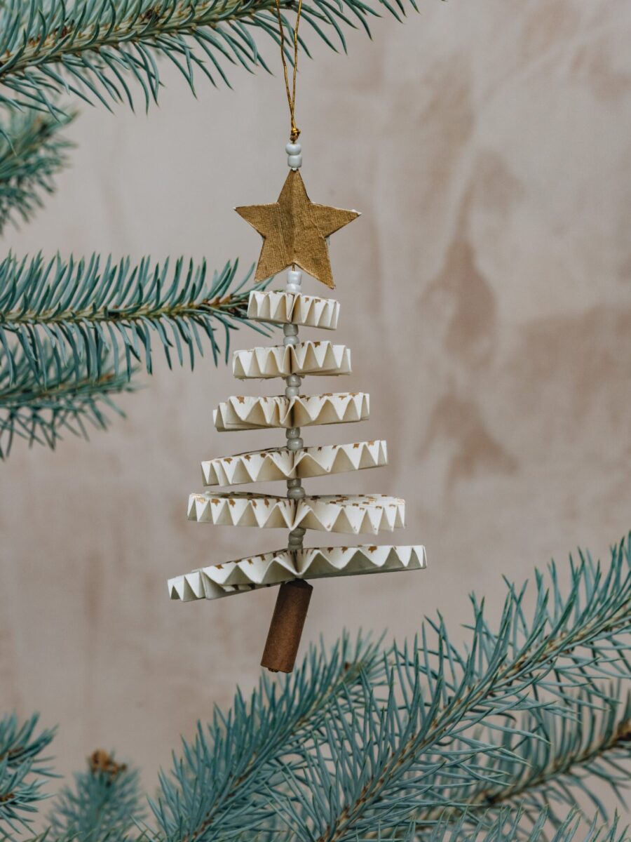 Pakabinama rankų darbo Kalėdinės eglutės dekoracija „Eglutė“