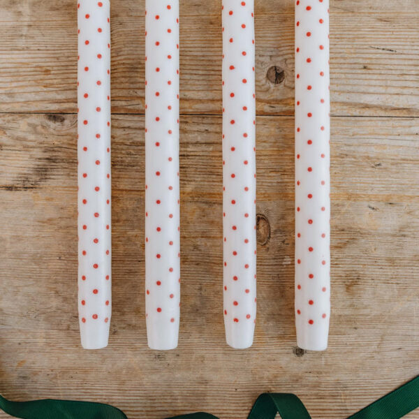 Rankų darbo žvakių rinkinys „Raudoni taškeliai“