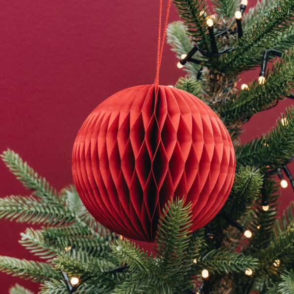 Pakabinama rankų darbo Kalėdinės eglutės dekoracija