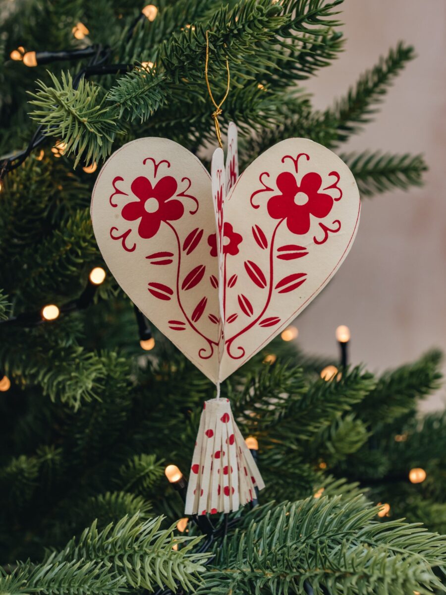 Pakabinama rankų darbo Kalėdinės eglutės dekoracija, 2 vnt.