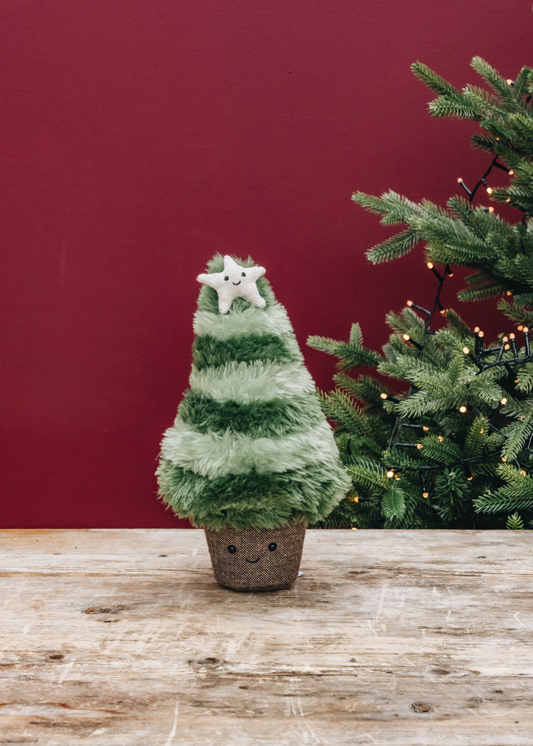 Rankų darbo minkštas pliušinis žaislas vaikams iš medvilnės „Eglutė“