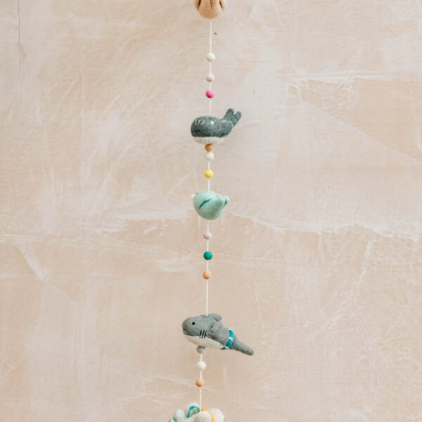 Pakabinama rankų darbo dekoracija iš veltinio „Jūros gyvūnai“