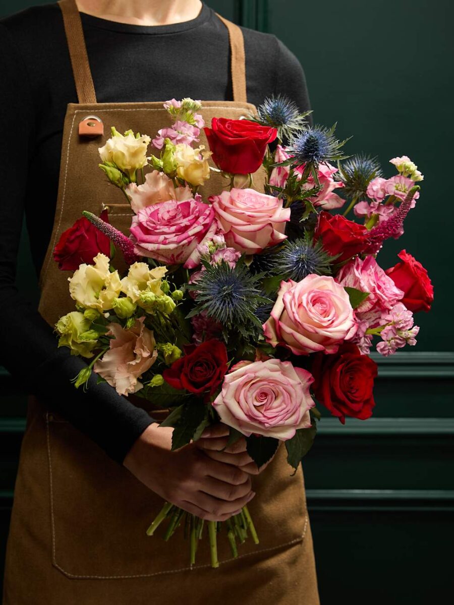 Ypatinga grakščių rožių gėlių puokštė