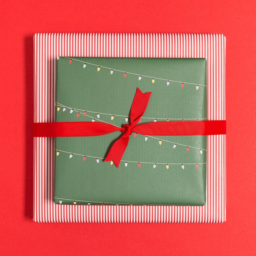 Dvipusis dovanų pakavimo popierius lapais „Kalėdų girlianda“