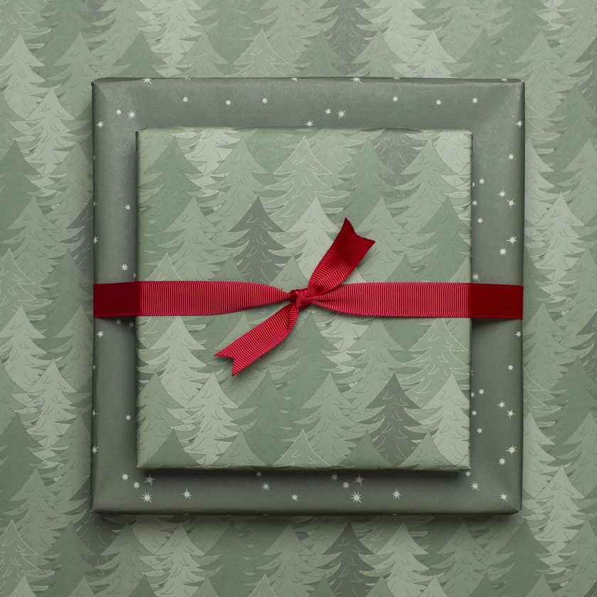 Dvipusis dovanų pakavimo popierius lapais „Eglutės ir žvaigždės“