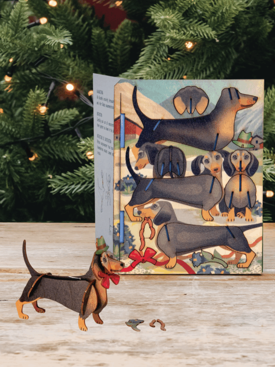 Rankų darbo 3D medinis atvirukas–sudėliojama dekoracija „Taksas”