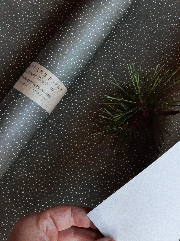 Vienpusis dovanų pakavimo popierius lapais „Sniegas“