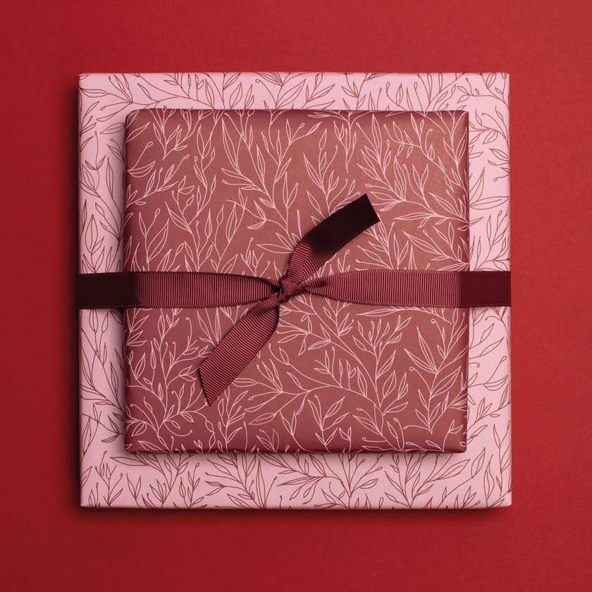 Dvipusis dovanų pakavimo popierius lapais „Raudonos šakelės“
