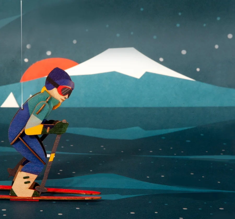 Rankų darbo 3D medinis atvirukas–sudėliojama dekoracija „Snieglentininkas”