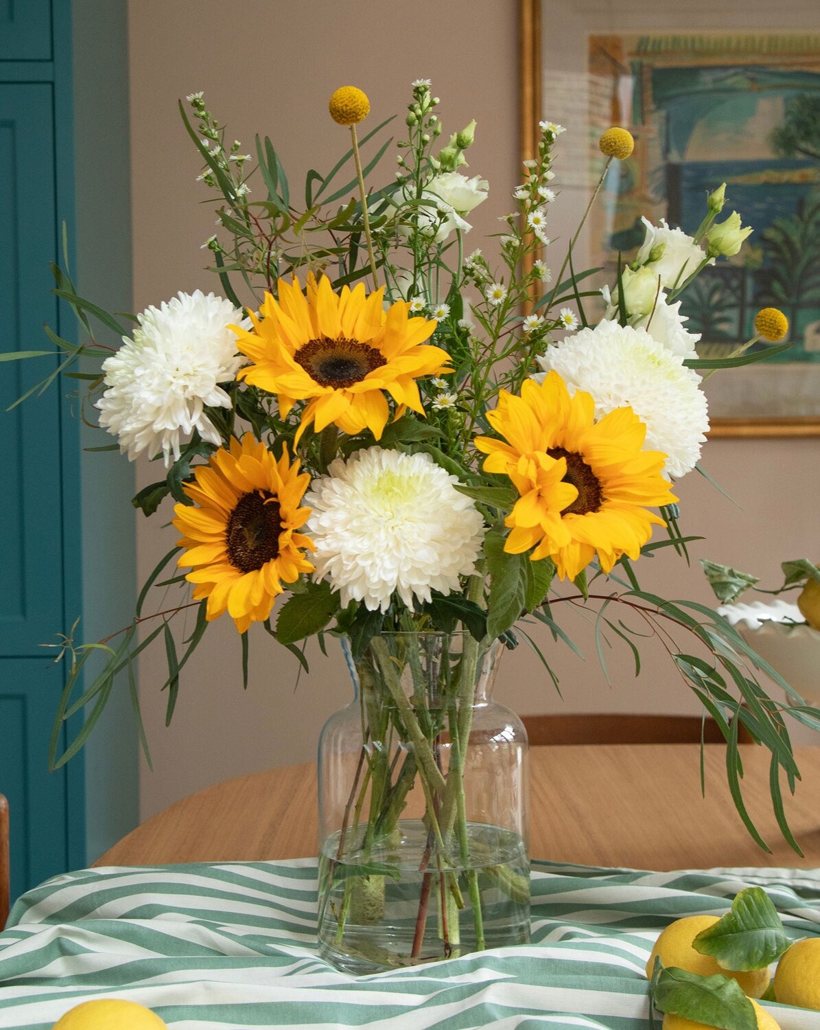 Kvietkai gėlėtos dovanos, augalai ir namų grožis vienoje vietoje